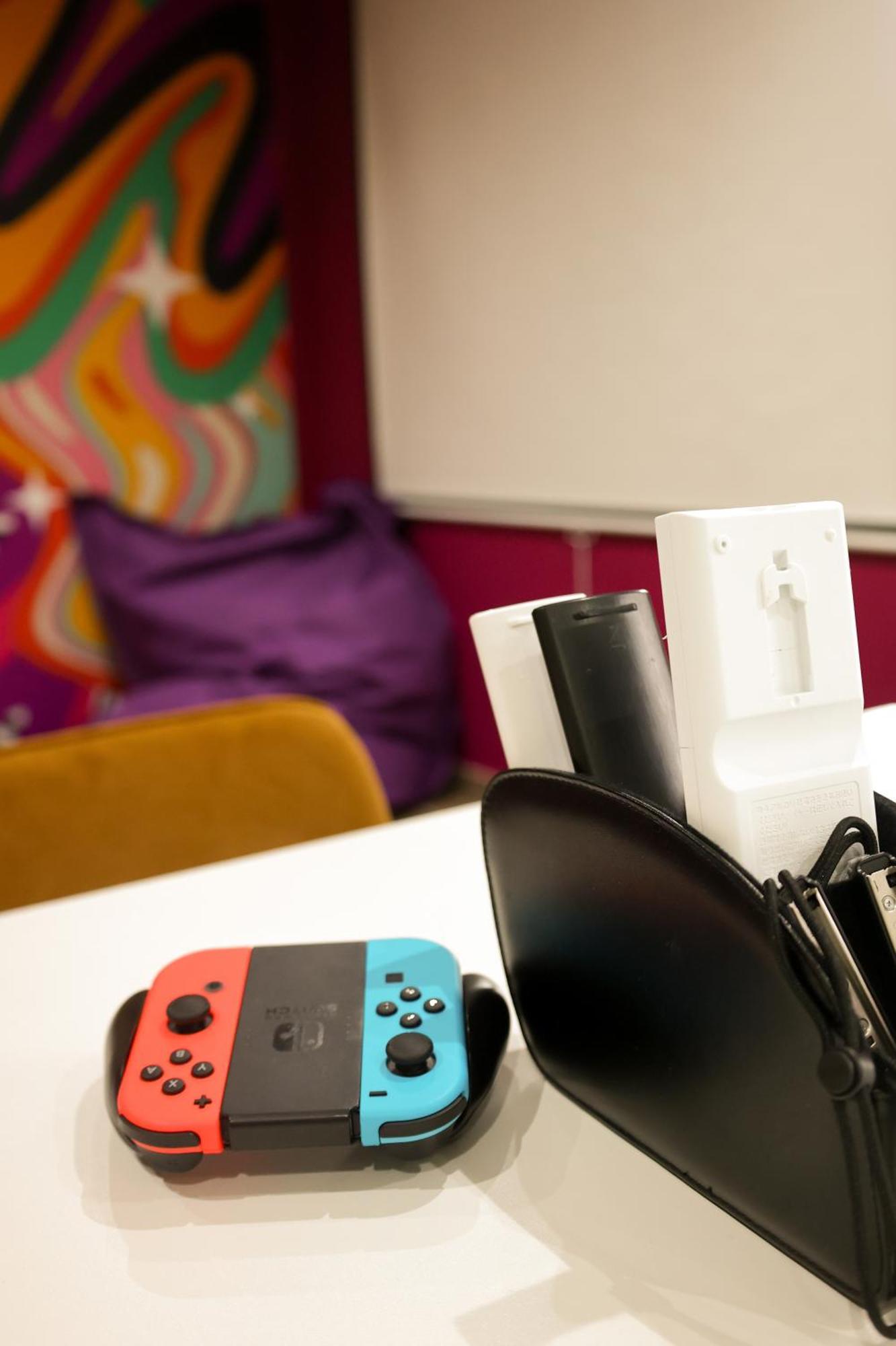 Capsule Groovy-Jacuzzi-Sauna-Billard-Netflix- Nintendo Switch & Jeux Mons Exterior photo
