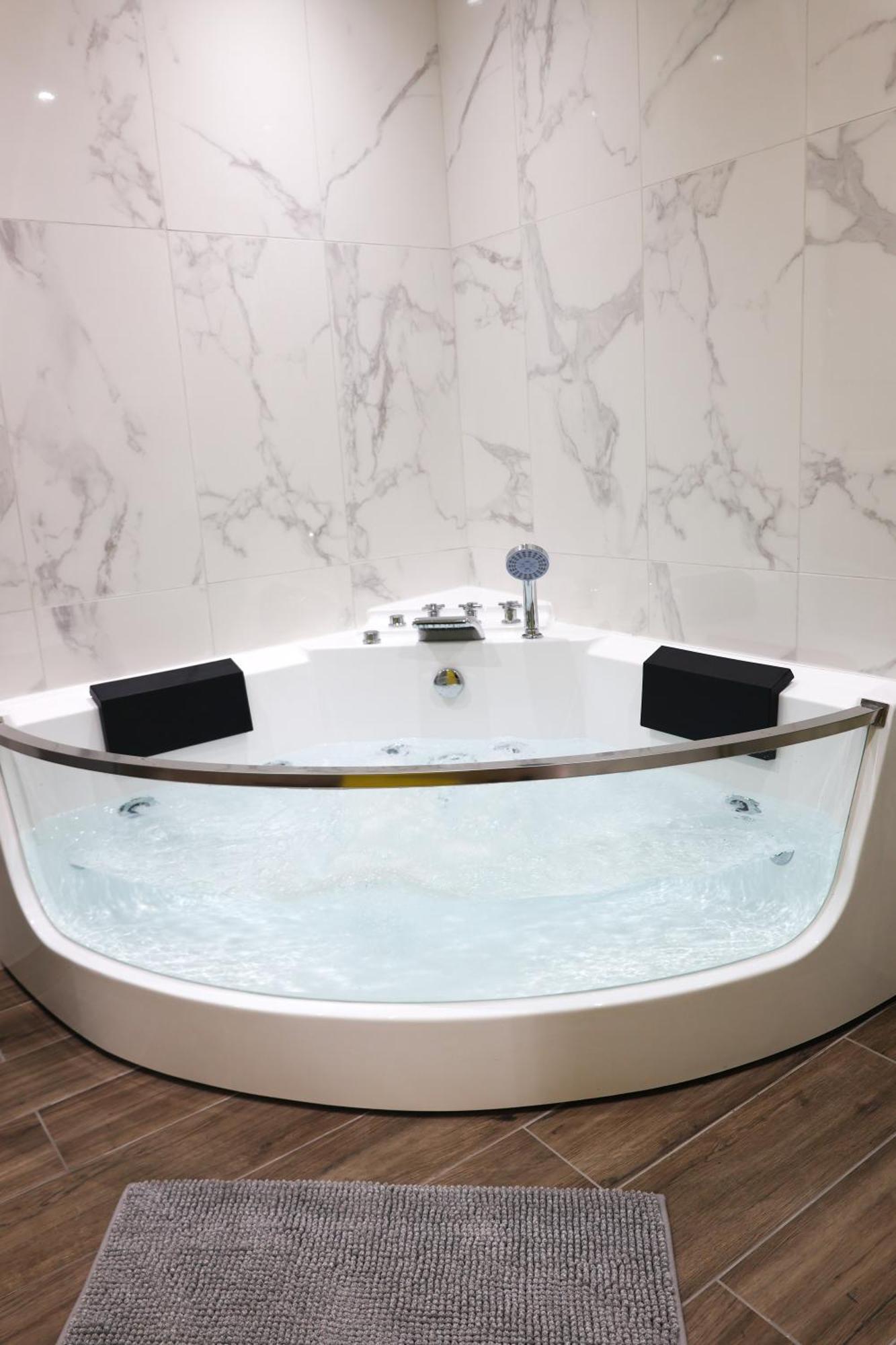 Capsule Groovy-Jacuzzi-Sauna-Billard-Netflix- Nintendo Switch & Jeux Mons Exterior photo